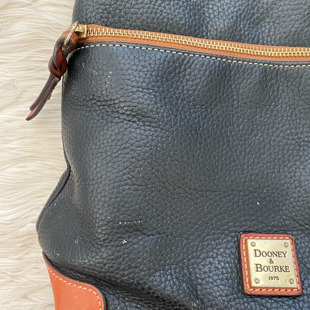 Dooney & Bourke Black Brown Pebbled Grain Leather Crossbody Shoulder Bag Purse - Picture 12 of 16